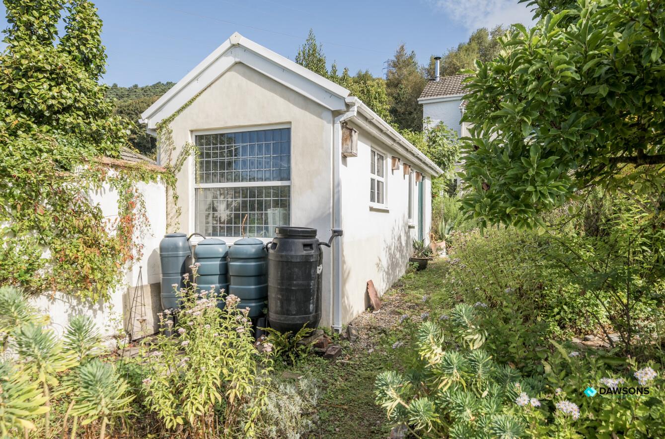 Tyrwaun, Pwll, Llanelli, SA15 4AY